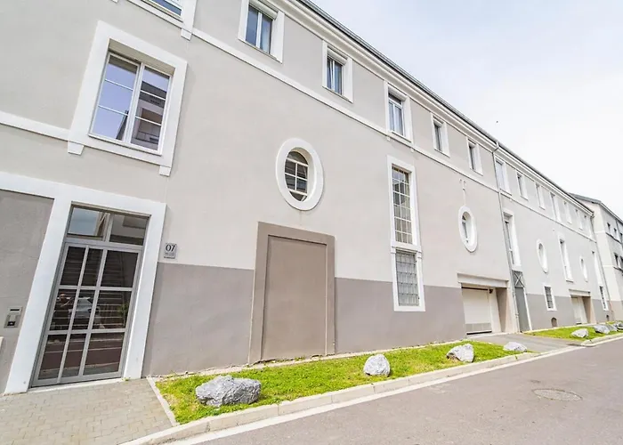 Reims, Le Yellow Loft, Proche Hyper Centre Apartment *